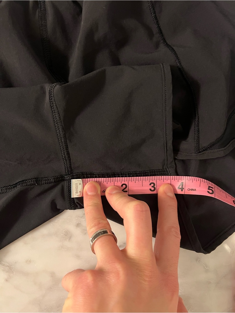 Lululemon black hotty hot long size 4 - Picture 9 of 9